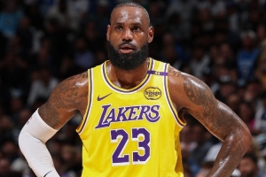 开云投注-詹姆斯想被交易？美记：他只是在发泄情绪 因为湖人不想现在争冠