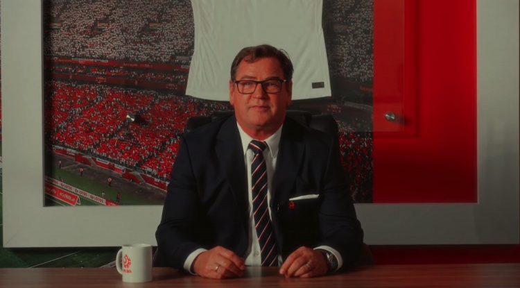 kaiyun app-世体：波兰新帅乌尔班前往巴塞罗那会面莱万，商讨其重返国家队